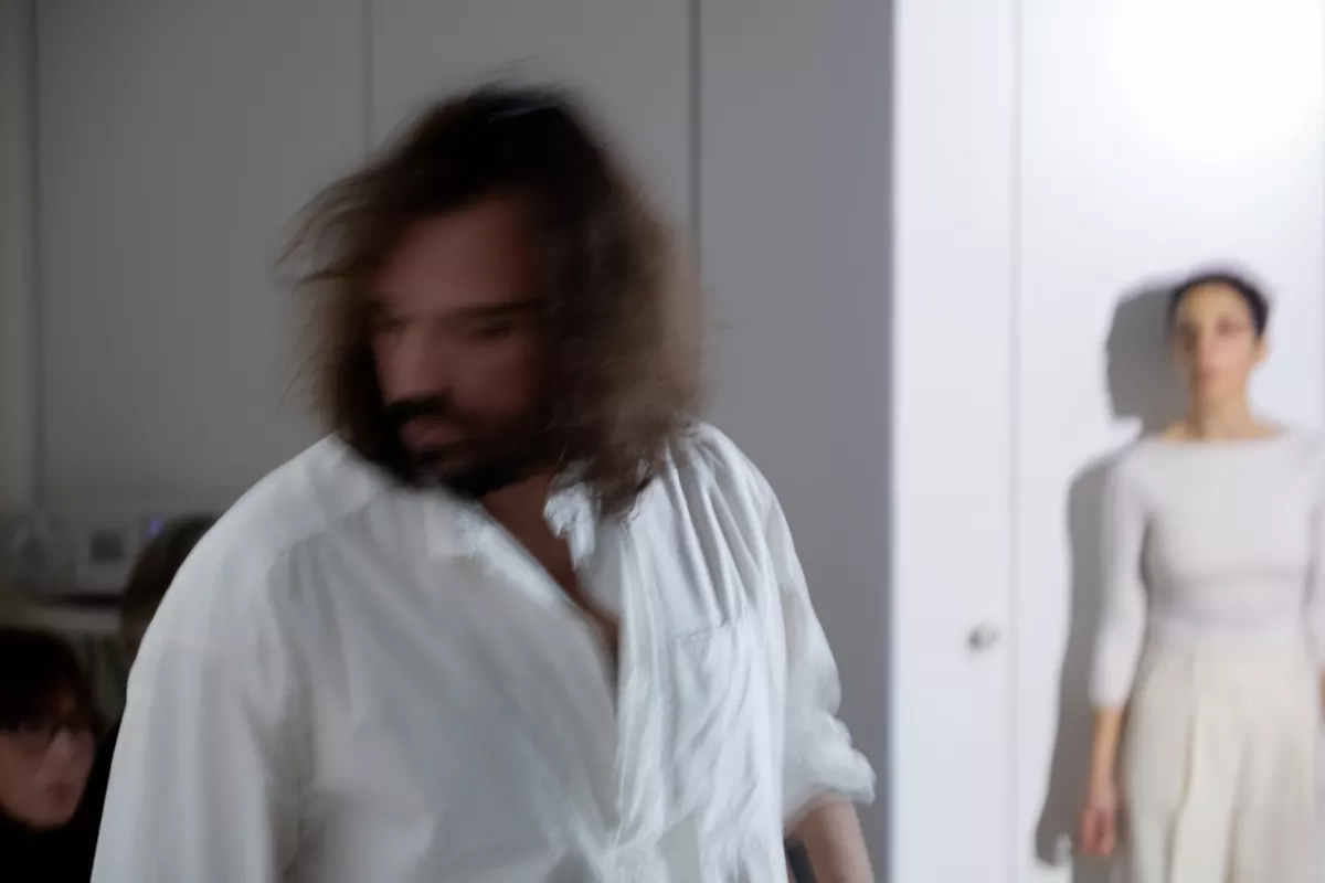 BE - longing de Nuria Manzur-Wirth