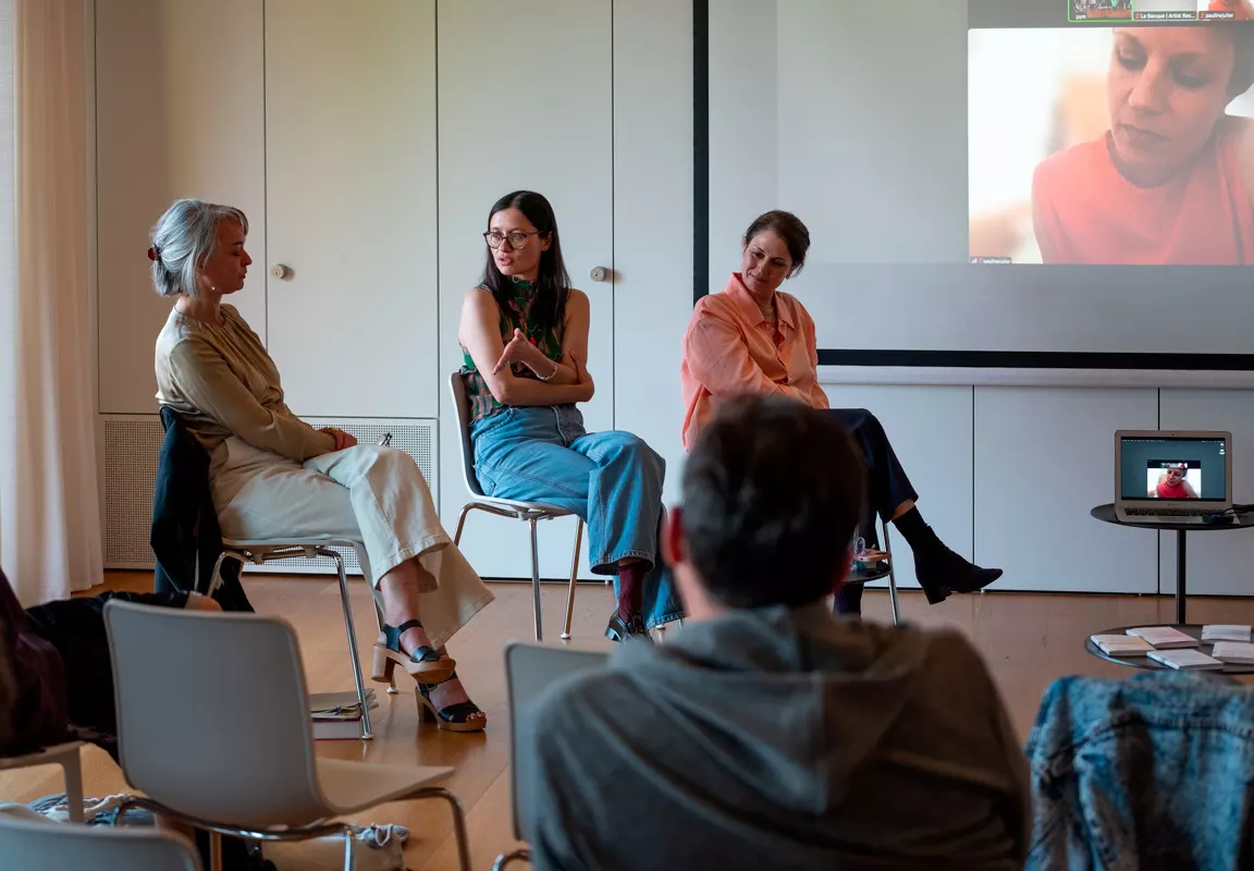 « On Words » avec Mai-Thu Perret, Isabelle Cornaro, Pauline Julier et Latifa Echakhch