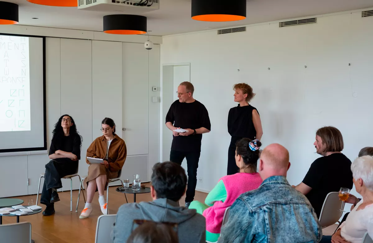 « On Words » avec Mai-Thu Perret, Isabelle Cornaro, Pauline Julier et Latifa Echakhch